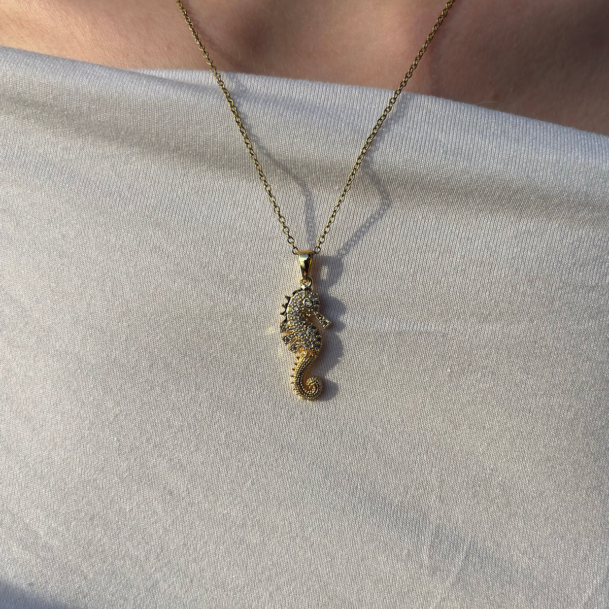 Gold Deniz Atı Kolye