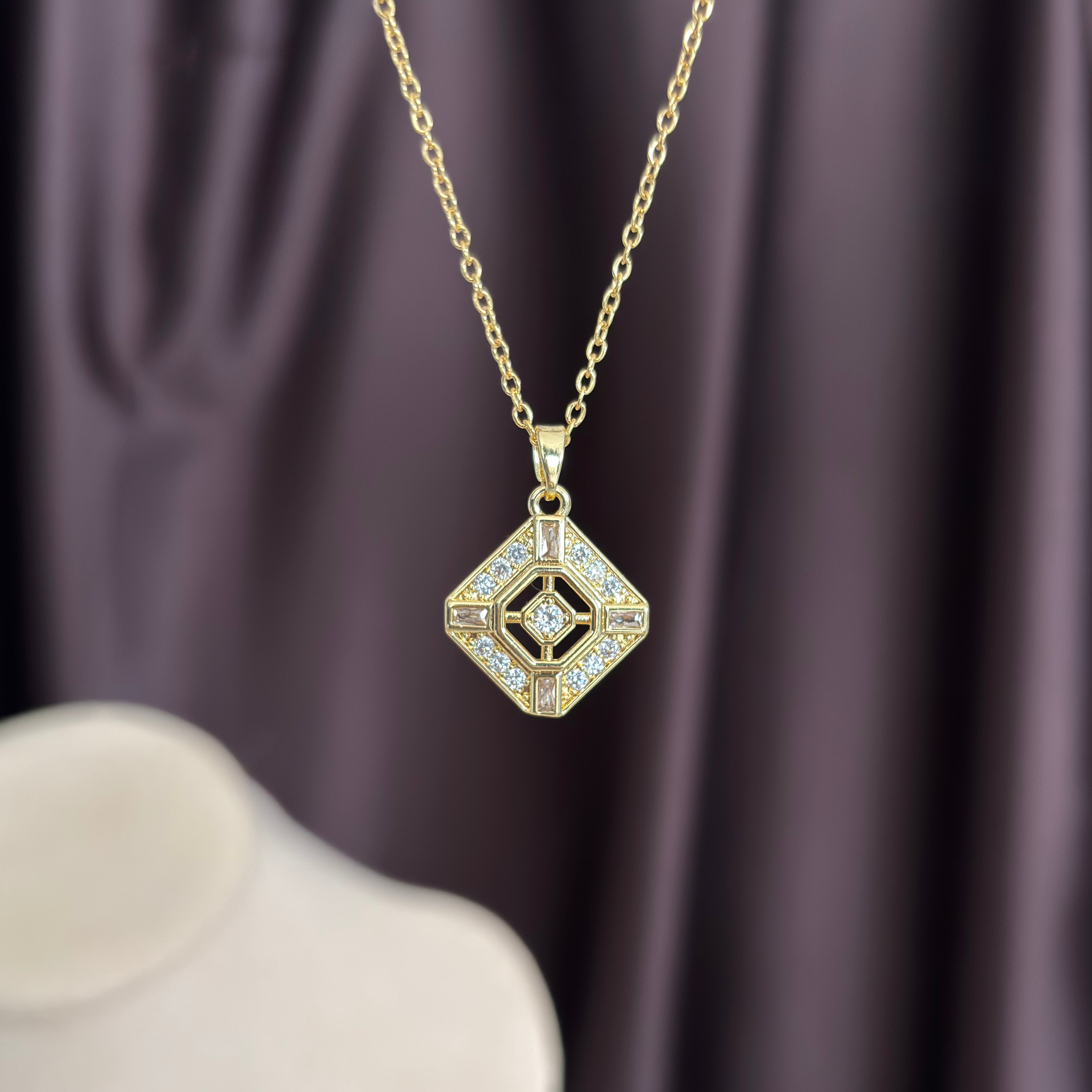 Gold Aura Kolye