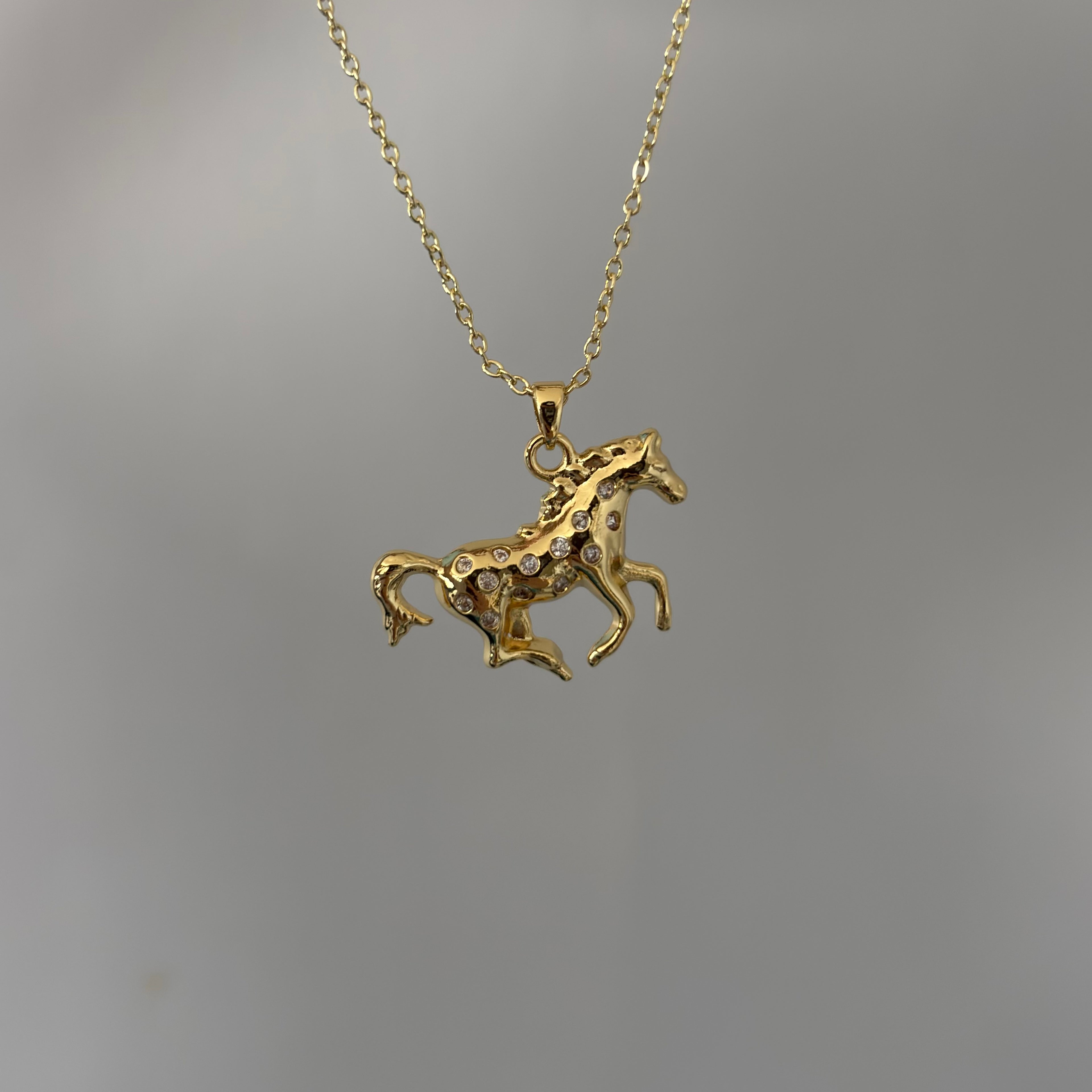 Gold Taşlı Horse Kolye