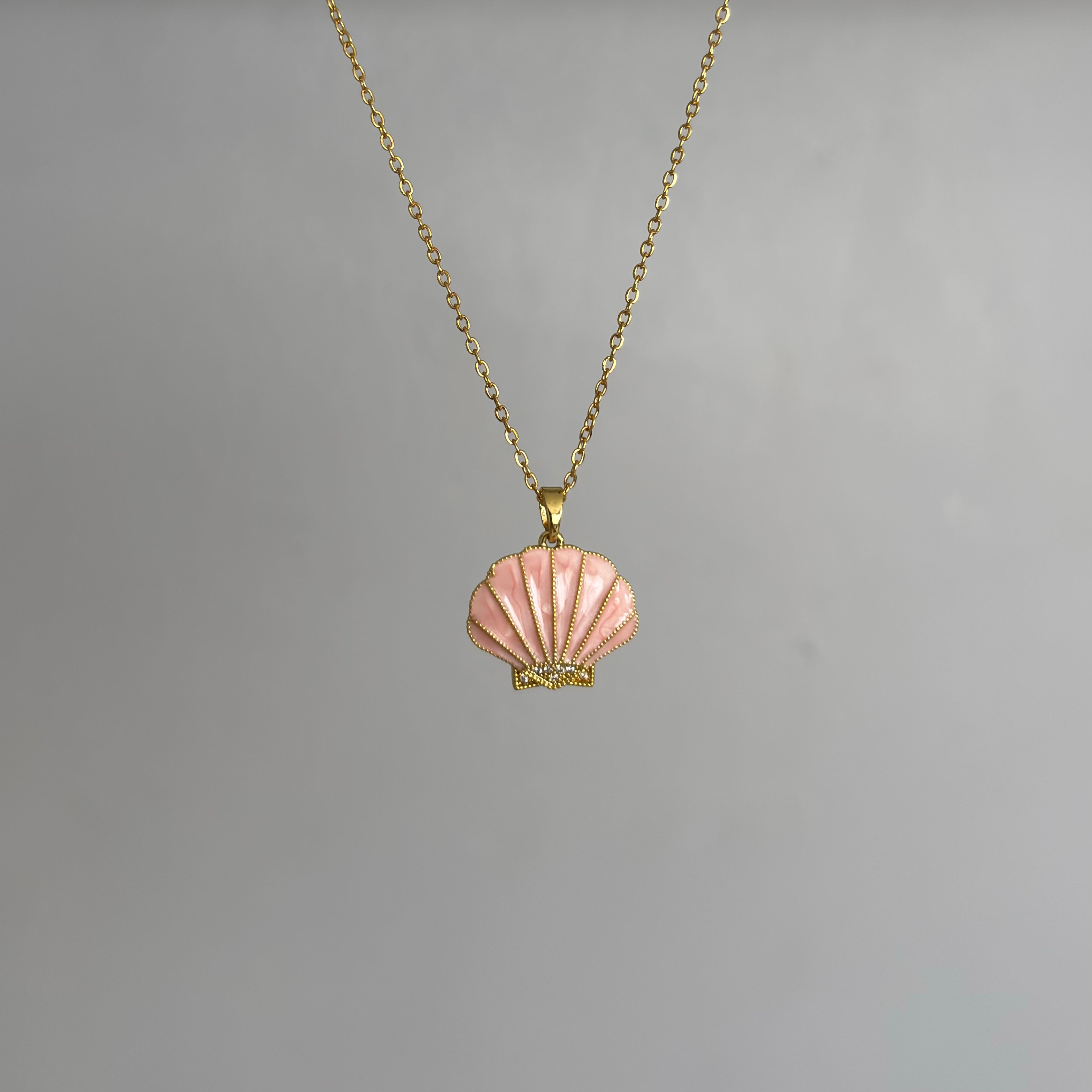 Gold Pembe İstiridye Kolye