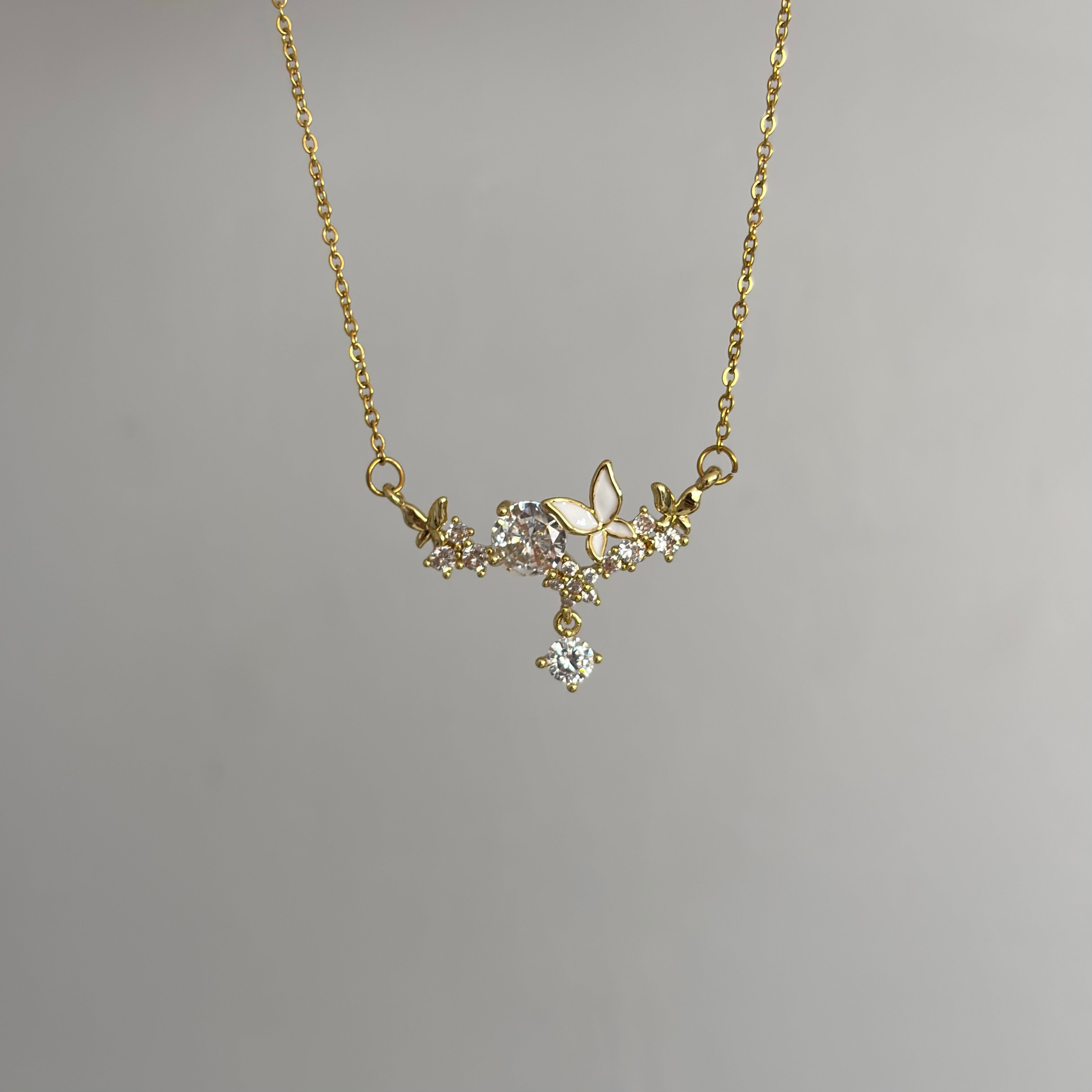 Gold Taşlı Kelebek Kolye