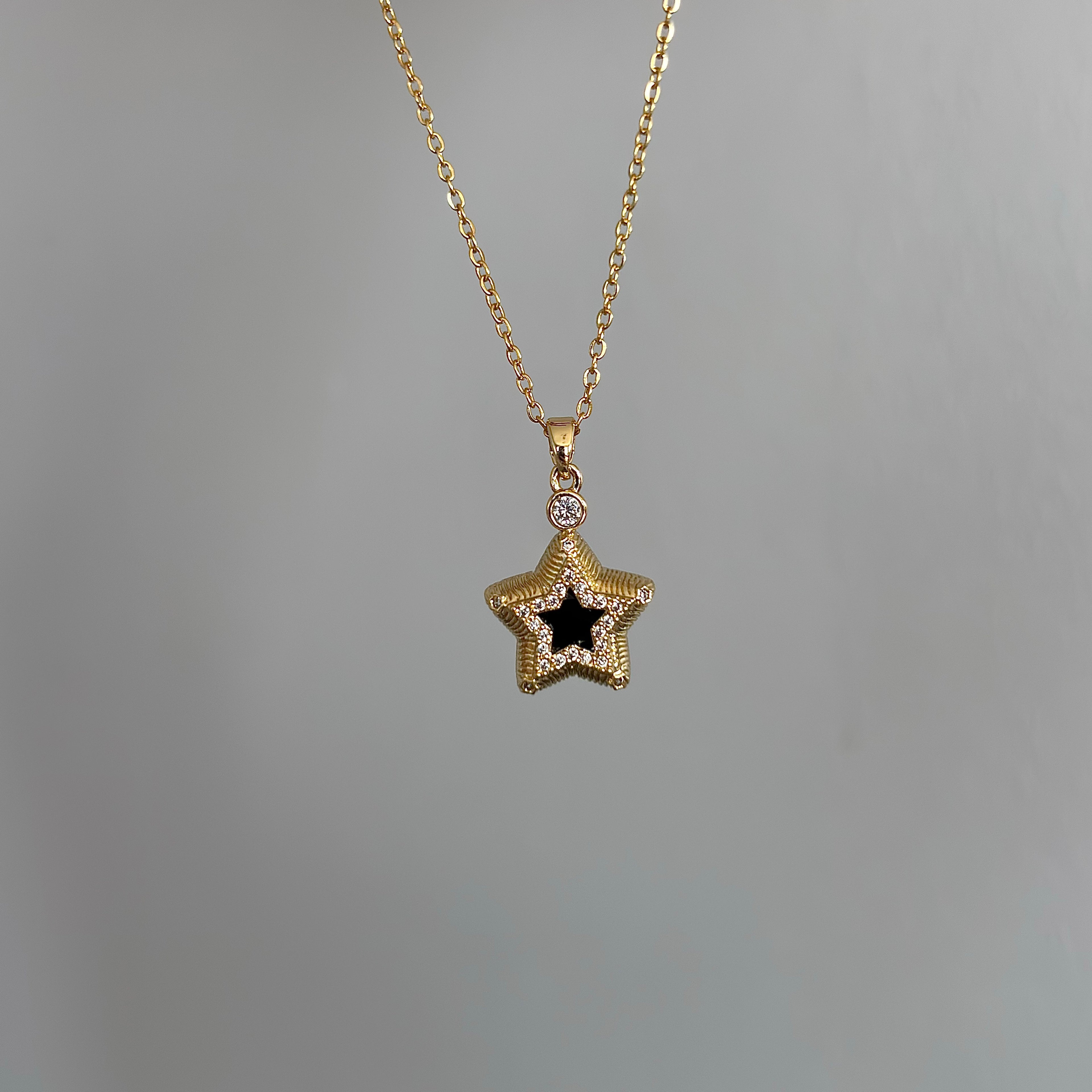 Black Star Kolye