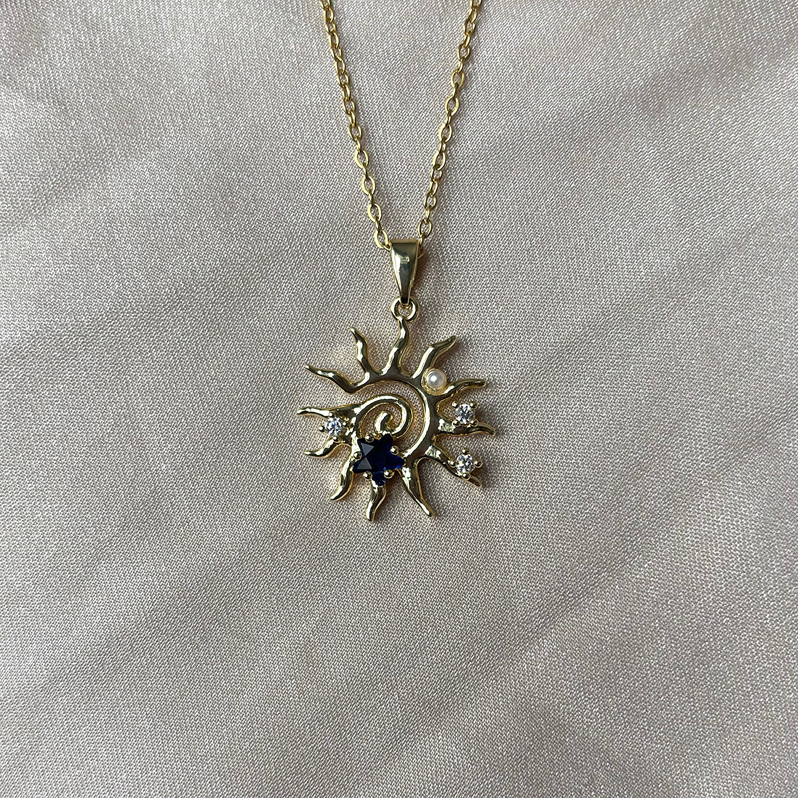 Gold Taşlı Güneş Kolye