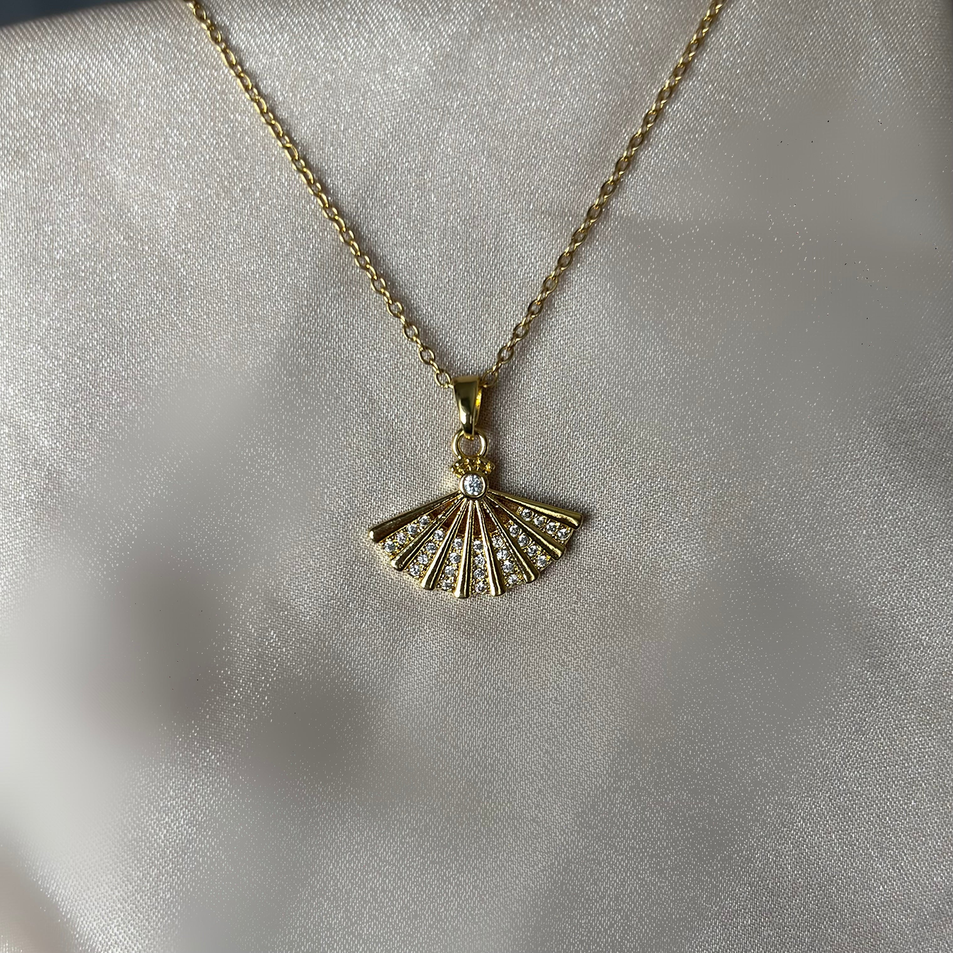 Gold Yelpaze Kolye
