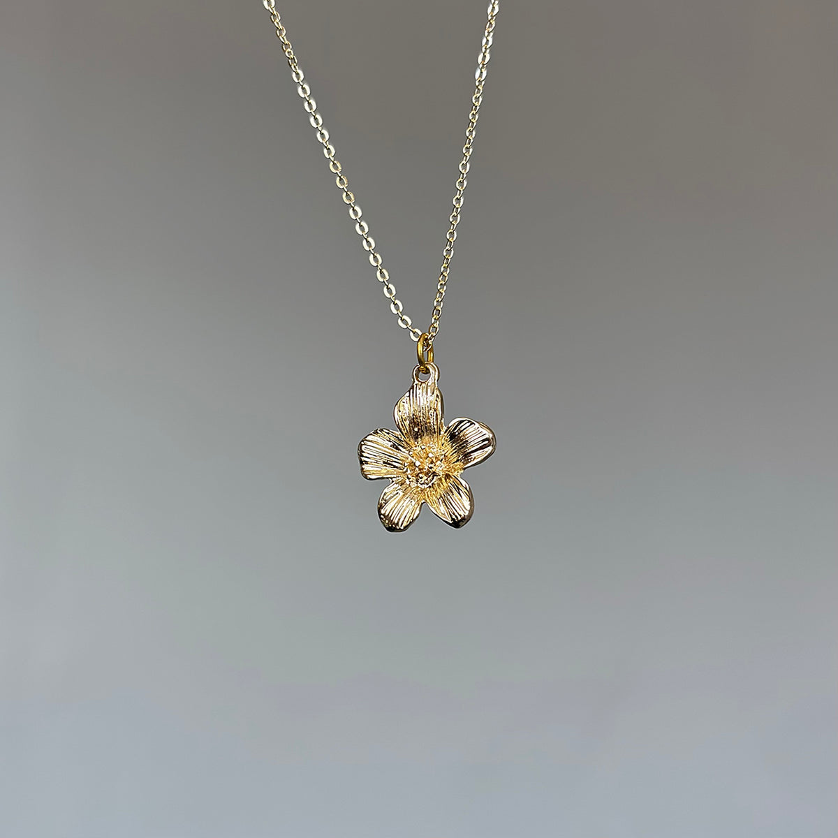 Gold Vintage Çiçek Kolye